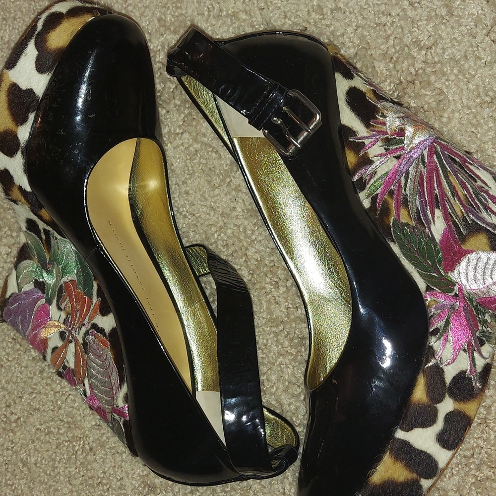 Shoes - Picture 4 of 5